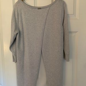 Gray White House 3/4 sleeve sweater